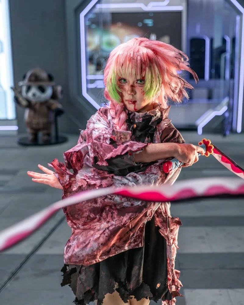 Cosplay luyến trụ bối cảnh chụp ảnh hài hòa sáng