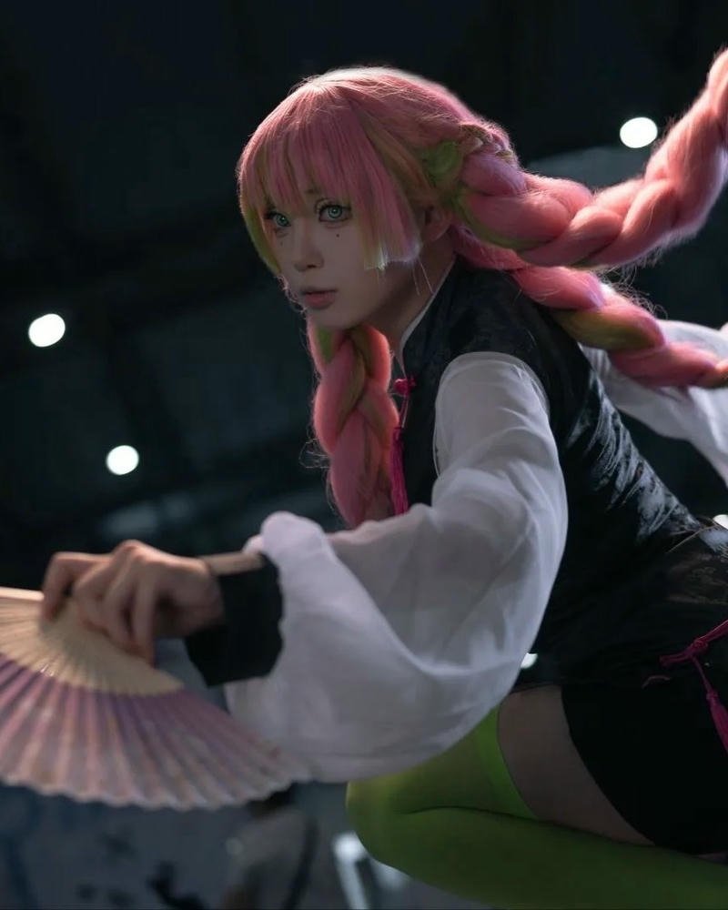 Cosplay luyến trụ concept chụp ảnh rất sáng tạo