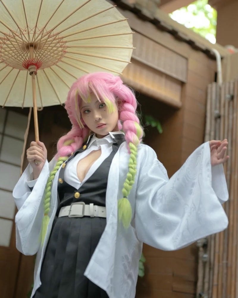 Cosplay luyến trụ sắc màu trang phục rất bắt mắt