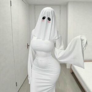 Cosplay ma nữ phong thái u buồn đầy huyền hoặc