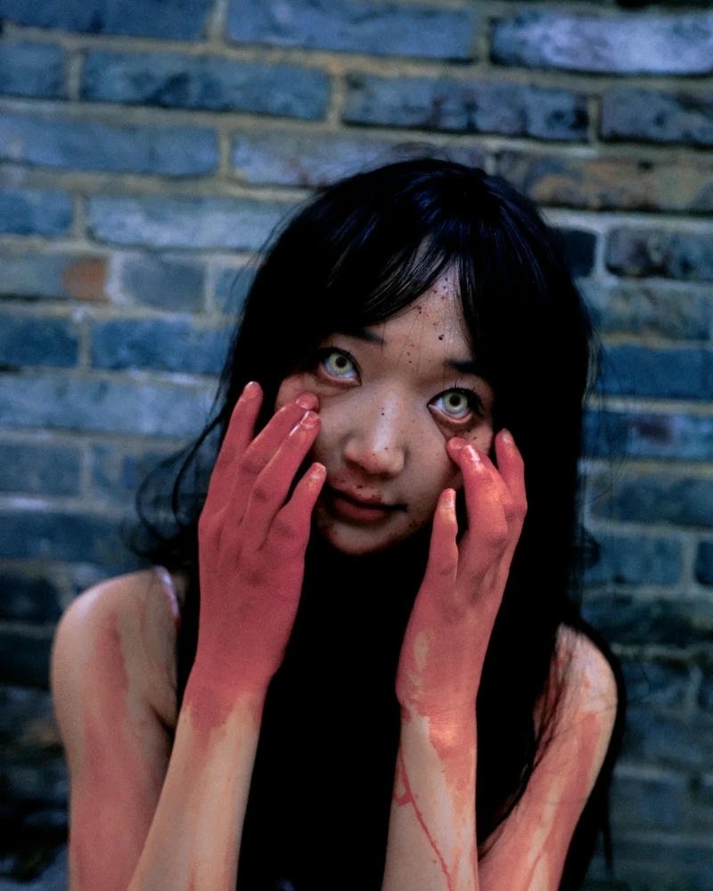 Cosplay ma nữ trang điểm đậm nét đáng nhớ sâu