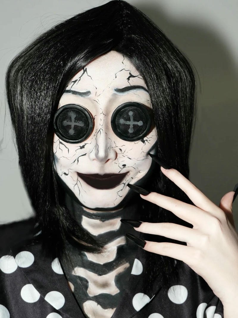 Cosplay ma nữ ý tưởng chụp hình rất mới lạ