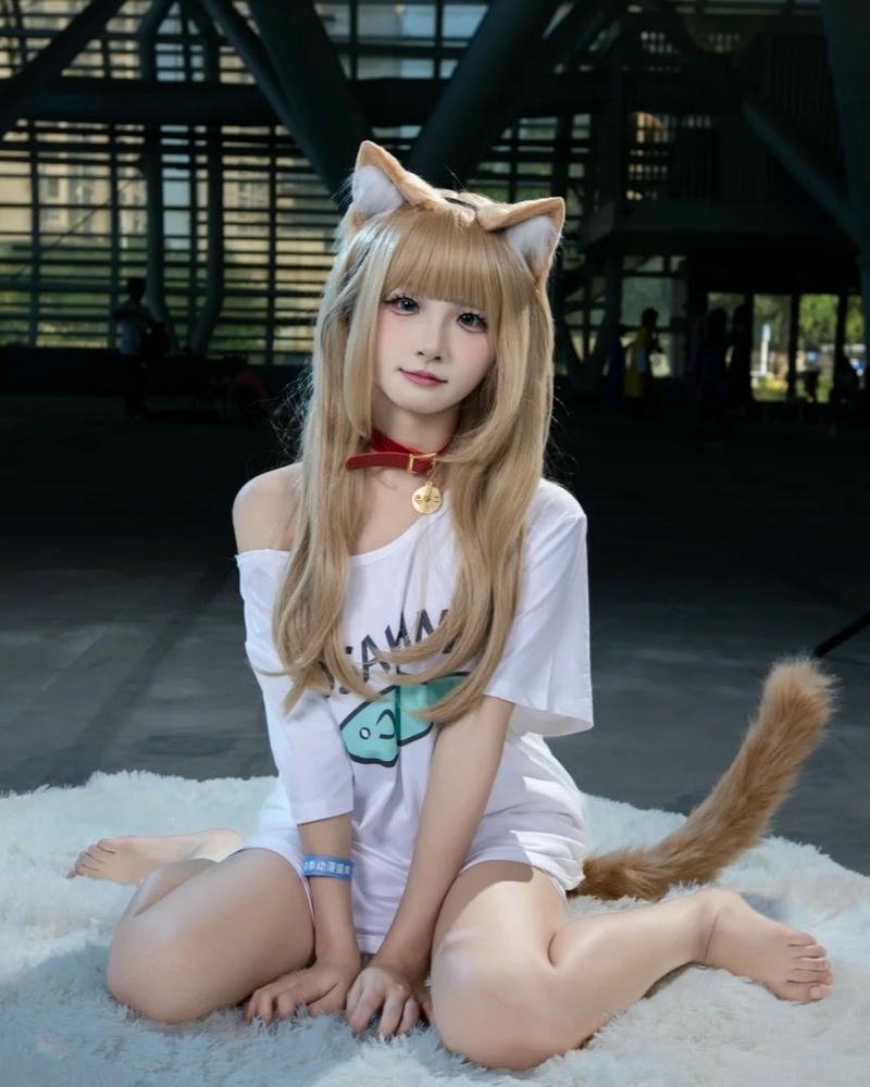 Cosplay mèo bố cục hài hòa đầy thẩm mỹ