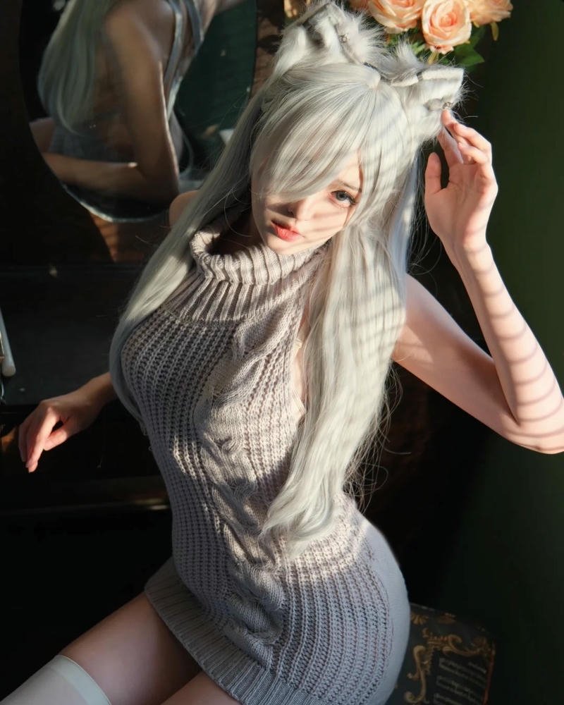 Cosplay mèo sắc màu tươi sáng đầy thu hút