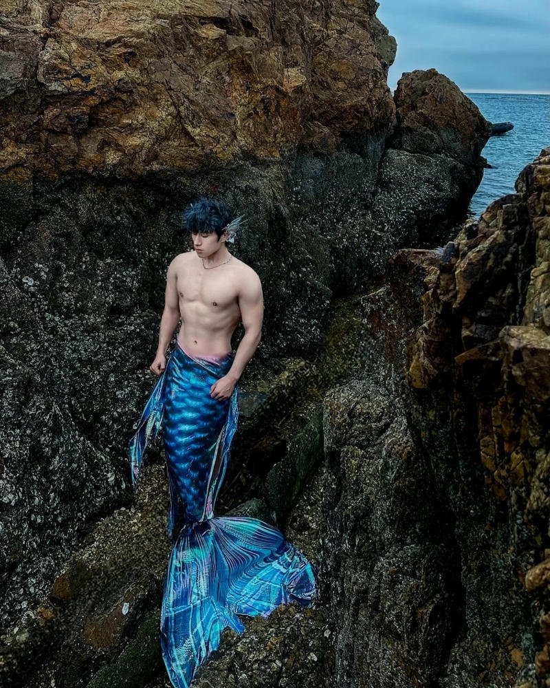 Cosplay nàng tiên cá phong thái duyên dáng nhẹ nhàng