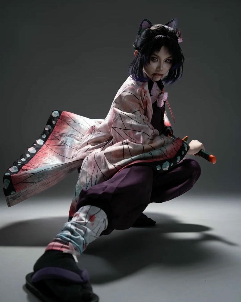 Cosplay nhân vật shinobu với thần thái trầm lắng