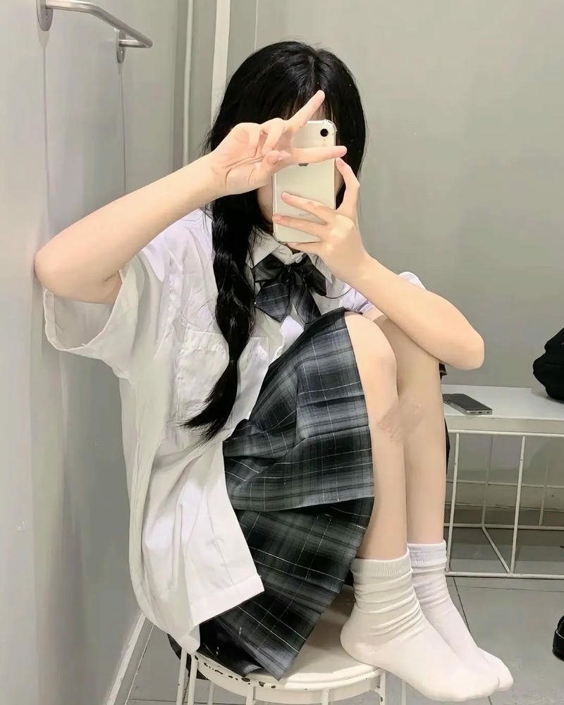 Cosplay nữ sinh đồng phục học đường trẻ trung xinh