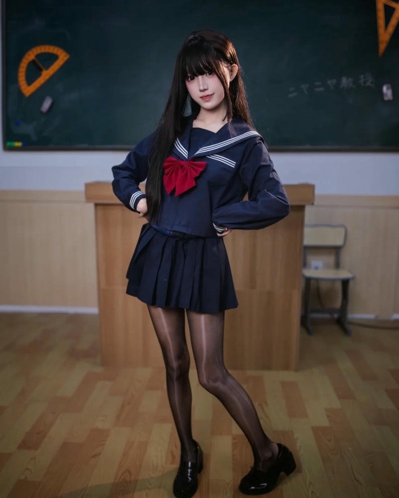 Cosplay nữ sinh phong cách ngây thơ ánh nhìn sáng