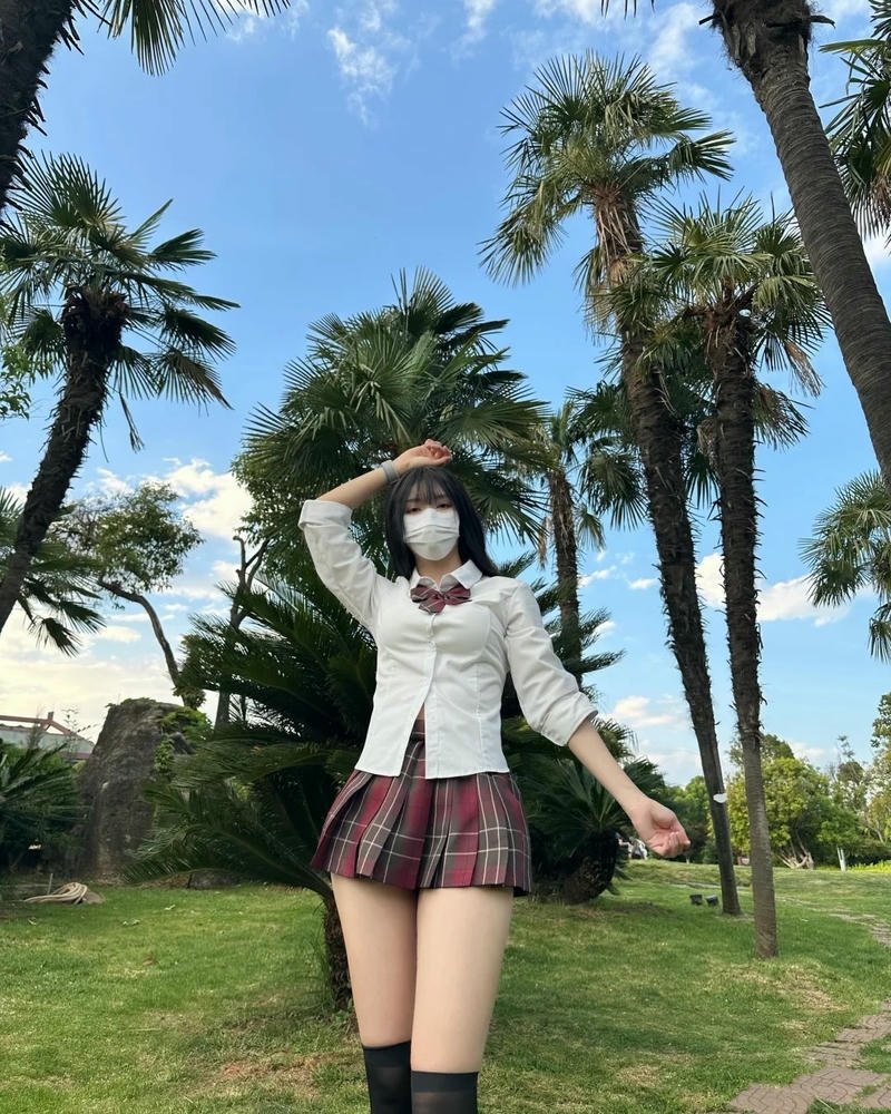 Cosplay nữ sinh tạo hình tuổi học trò vui tươi