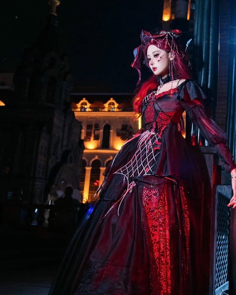 Cosplay phù thủy phong cách nhập vai đầy thuyết phục