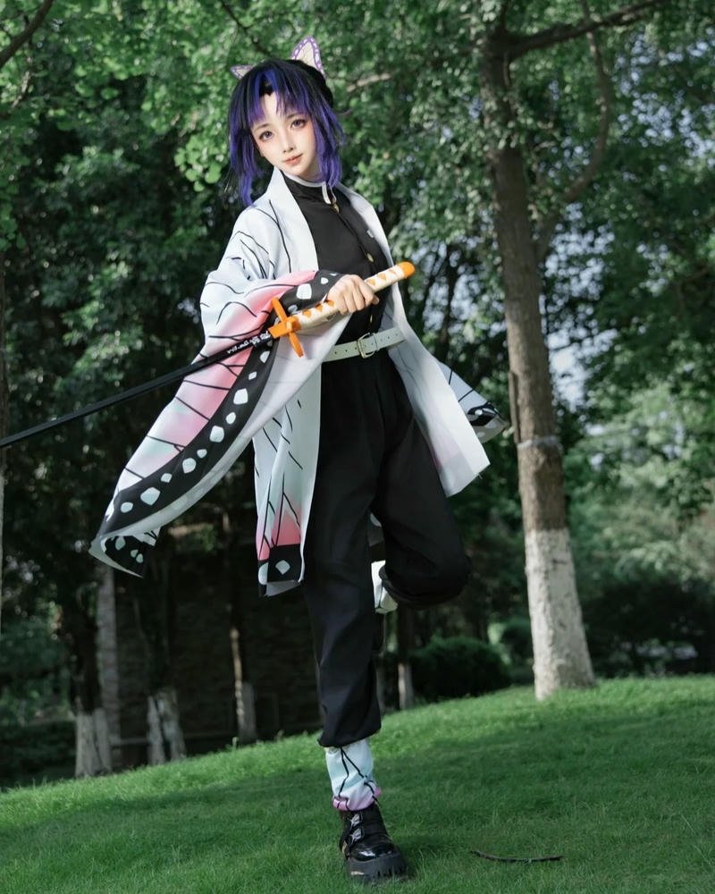 Cosplay shinobu hình ảnh tinh khiết nhưng đầy nội lực