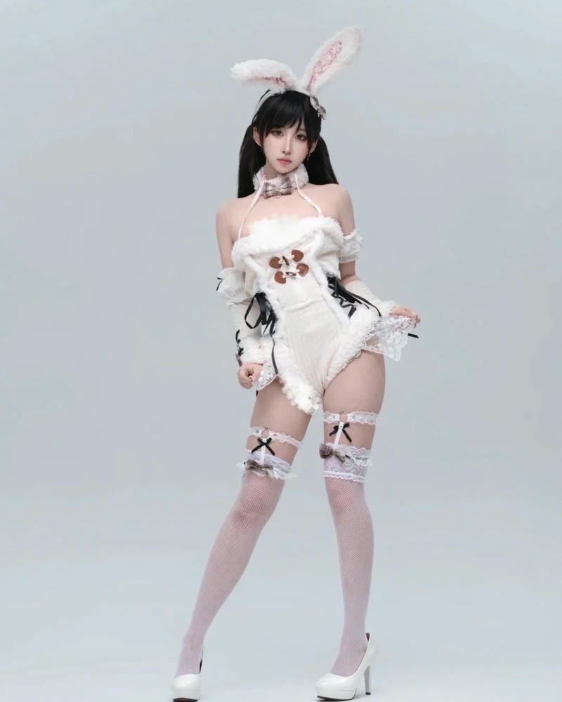 Cosplay thỏ bối cảnh tươi sáng giàu màu sắc đẹp
