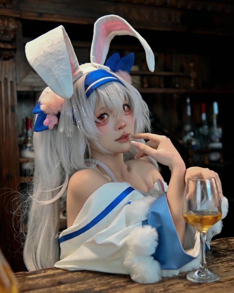 Cosplay thỏ tạo hình đáng yêu tự nhiên hài hòa