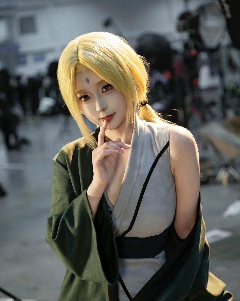 Cosplay tsunade tạo hình ấn tượng mang tinh thần chiến