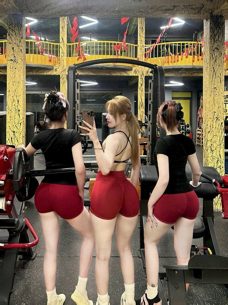 Gái xinh tập gym phong cách sống năng động khỏe