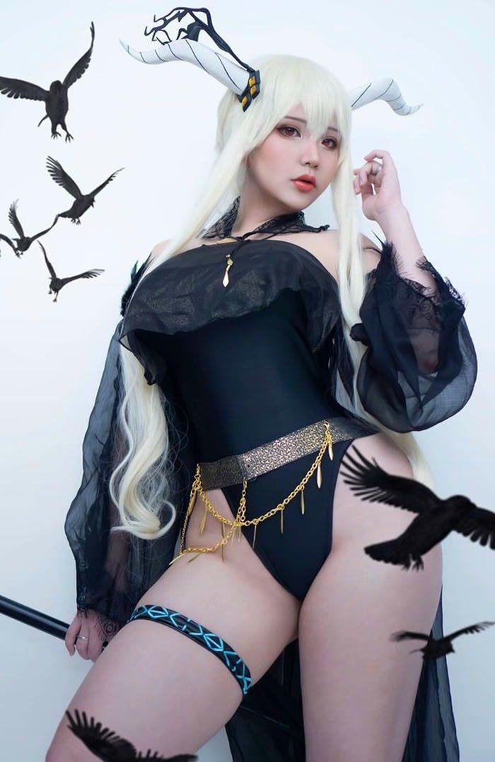 Halloween nude nhân vật body chuẩn