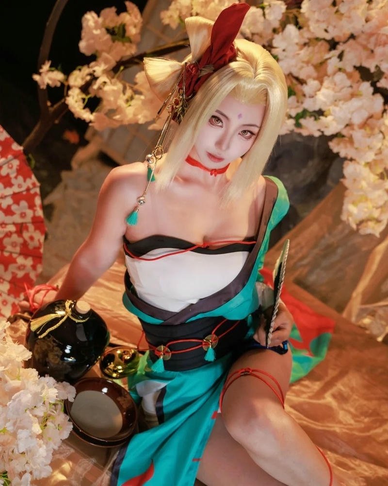 Hình ảnh tsunade trong phong cách cosplay ấn tượng mạnh