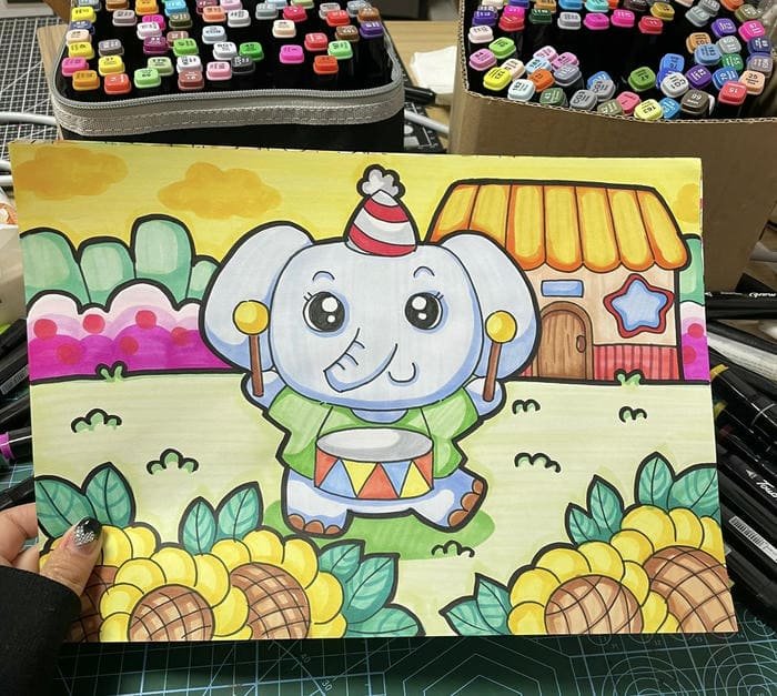 Hình ảnh vẽ con voi ngây thơ đánh trống