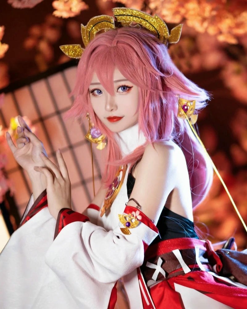 Hình ảnh yae miko hóa thân theo phong cách game