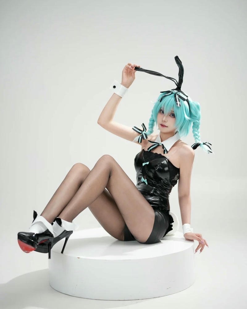 Hình tượng thỏ tái hiện bằng hình thức cosplay đẹp