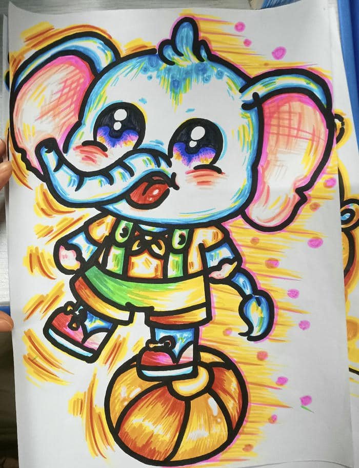 Hình vẽ con voi đứng trên bóng