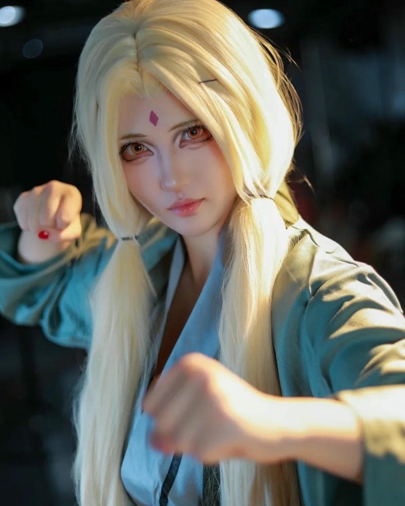 Hóa thân tsunade với tạo hình quyền lực anime mạnh