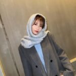 Hot girl Nhật quàng khăn ấm áp trong mùa đông