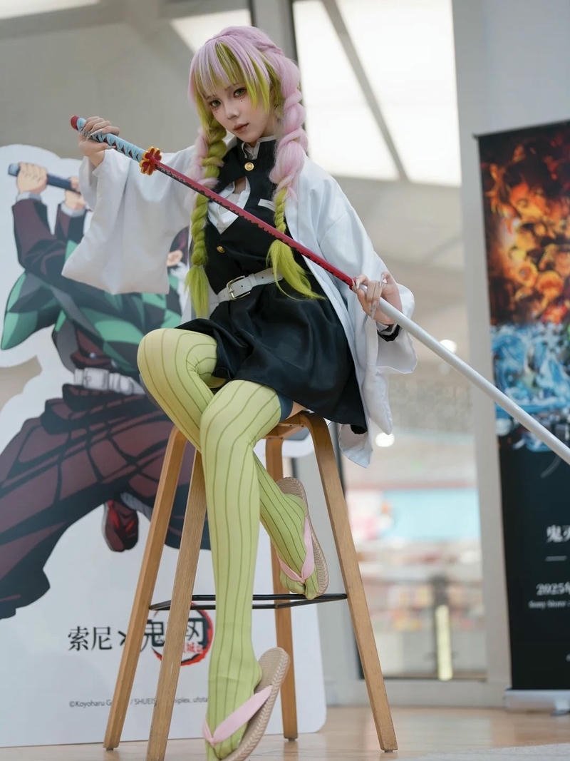 Luyến trụ phiên bản cosplay nhìn rất ấn tượng