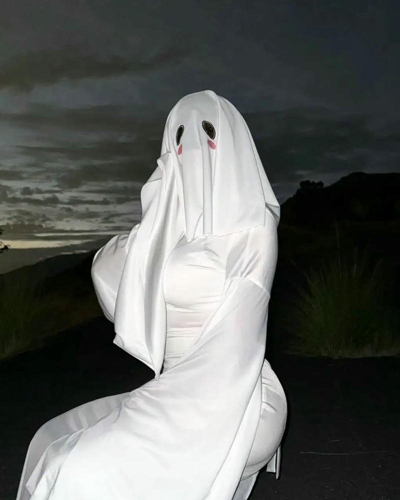 Ma nữ hóa trang theo lối cosplay huyền bí cuốn