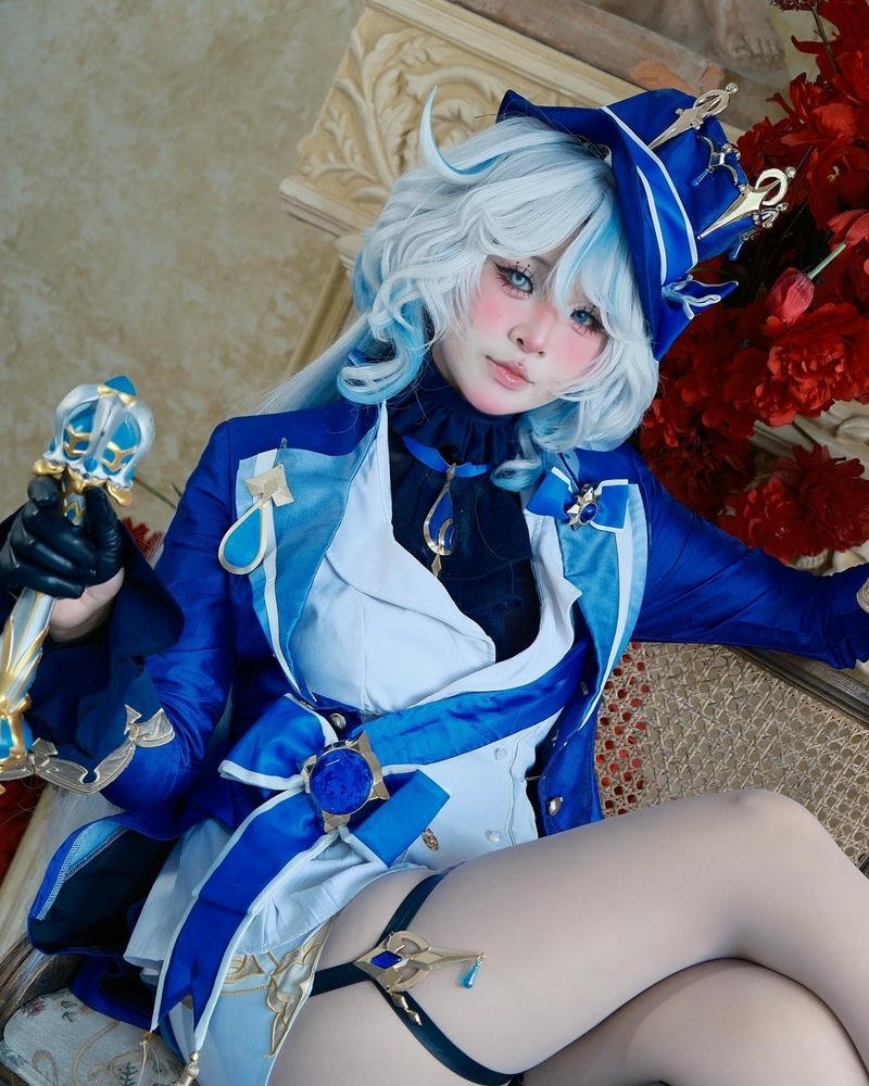 Mai Phương cosplay không khí chụp ảnh rất sinh động