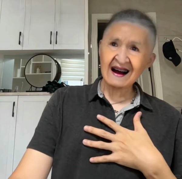 Meme đau tim phản ứng nhìn mà thương ghê luôn