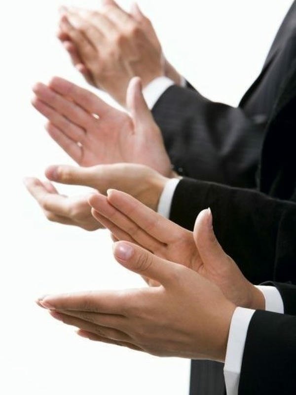 Meme khen ngợi dùng hành động vỗ tay quen