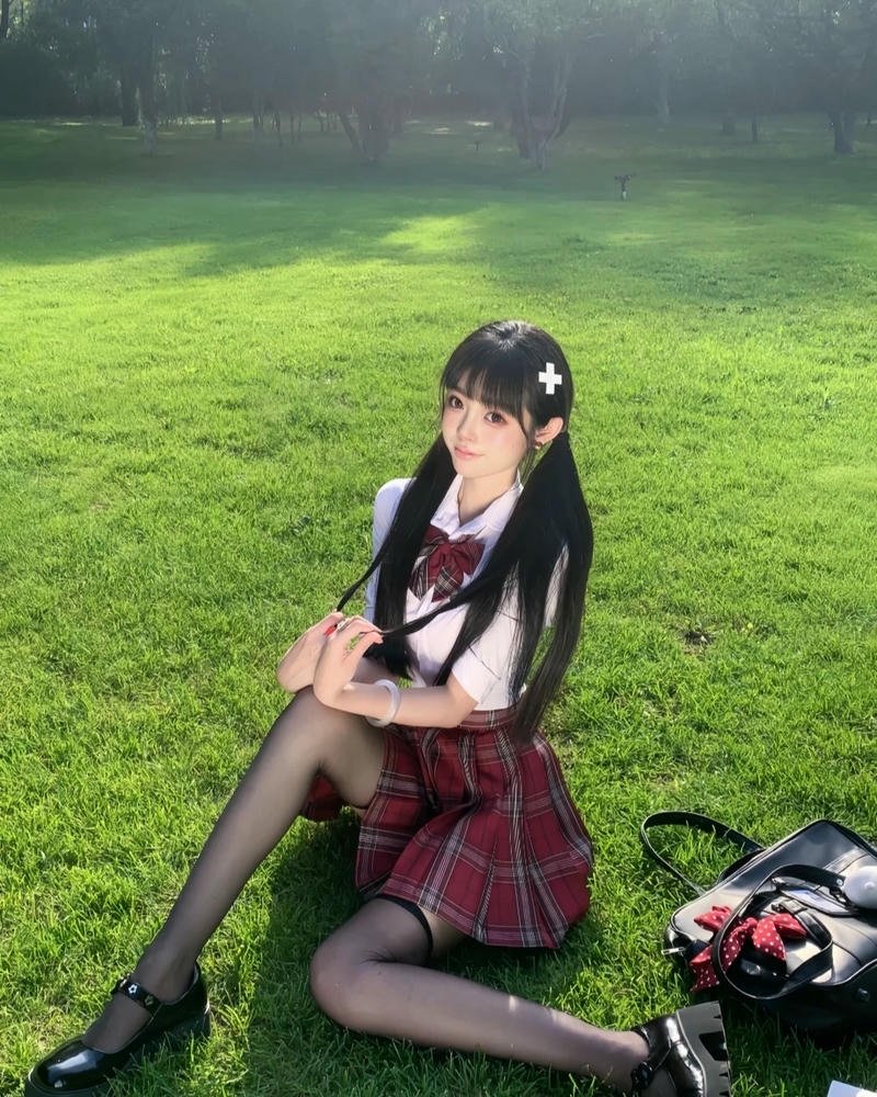 Nét đẹp nữ sinh được thể hiện trong cosplay học