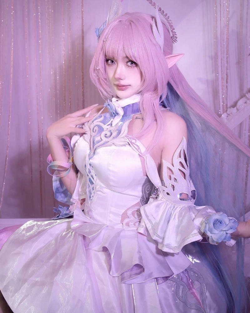 Nguyễn Thị Hà Vi cosplay sắc màu hài hòa đẹp
