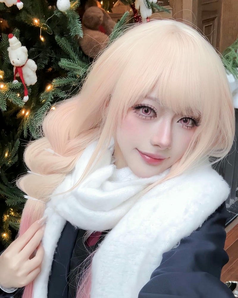 Nguyễn Thị Hà Vi cosplay trang điểm phù hợp nhân