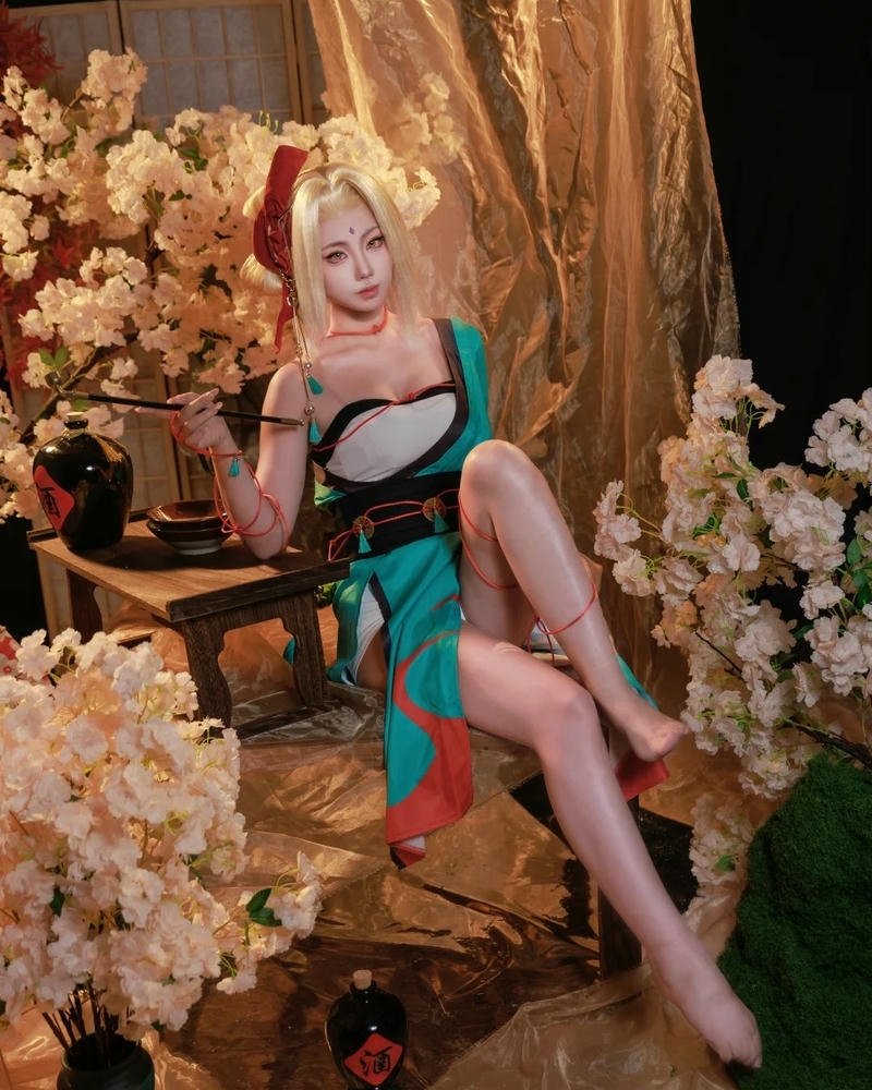 Nhân vật hokage tsunade với tạo hình uy quyền mạnh