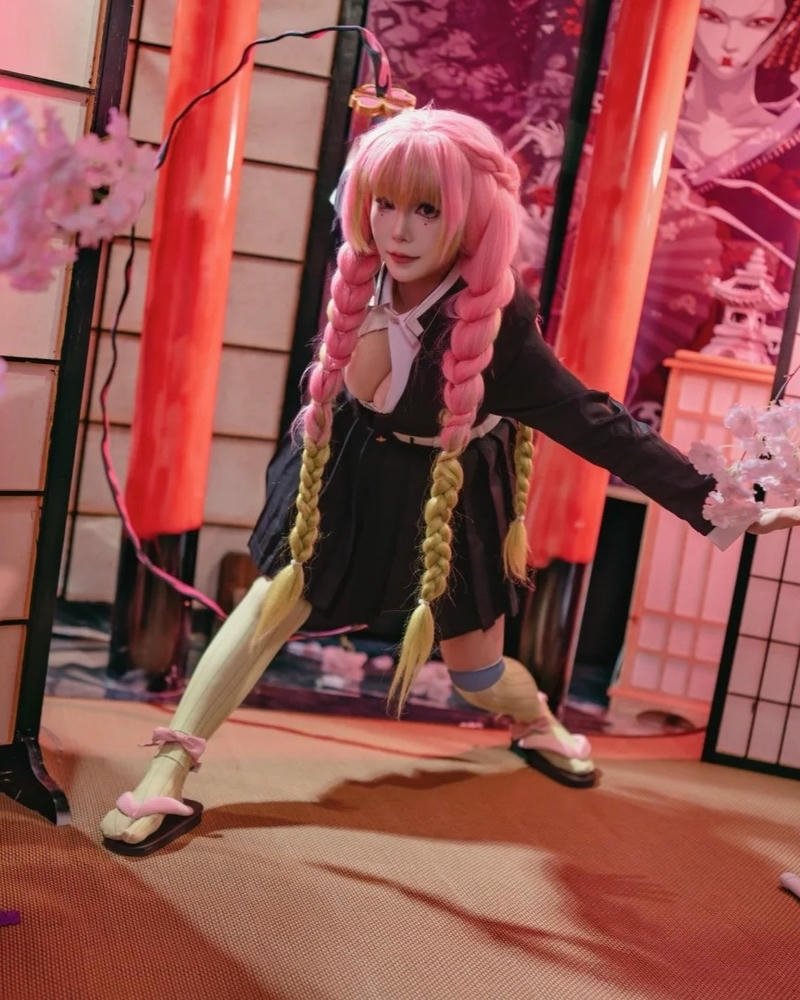 Nhân vật luyến trụ được tái hiện bằng cosplay