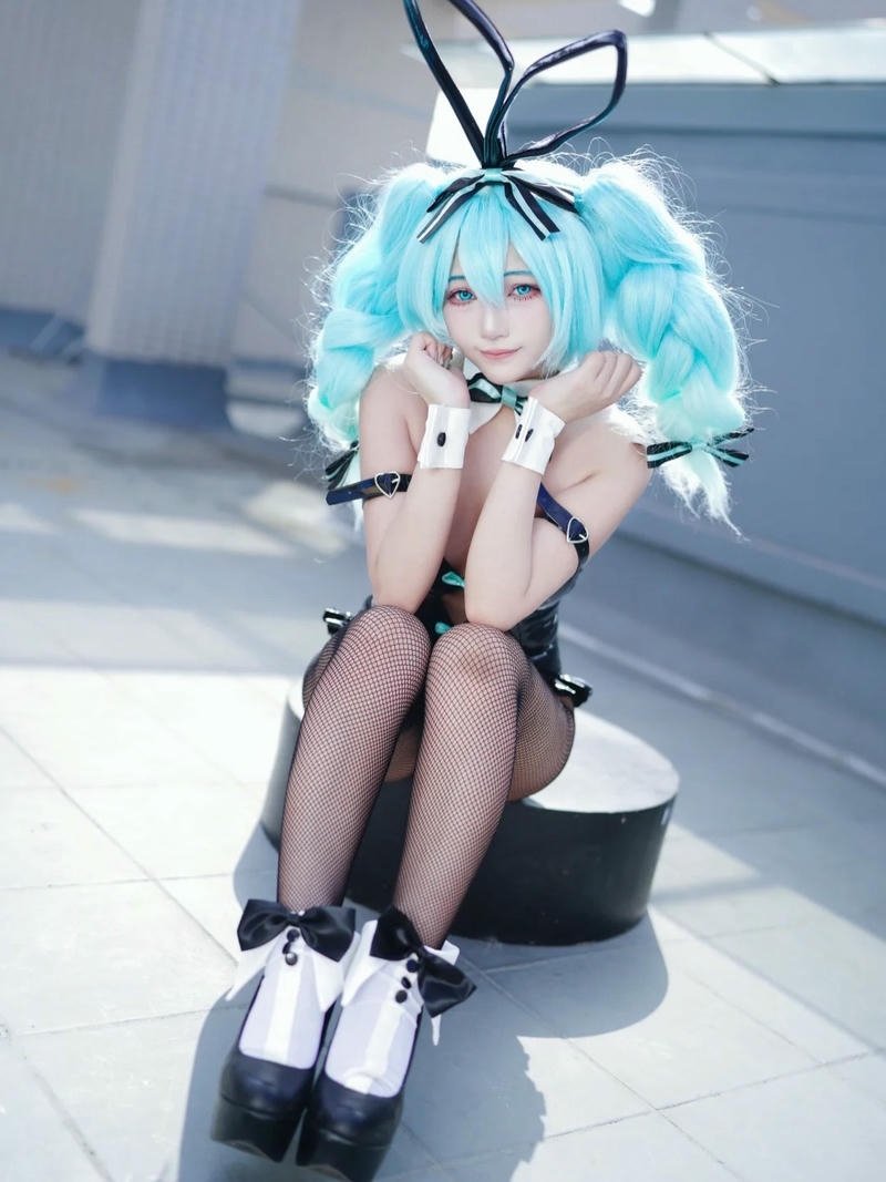 Nhân vật thỏ được thể hiện bằng phong cách cosplay
