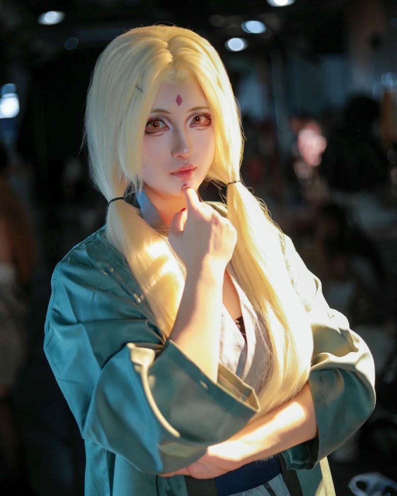 Phong cách tsunade trong tạo hình cosplay anime mạnh mẽ