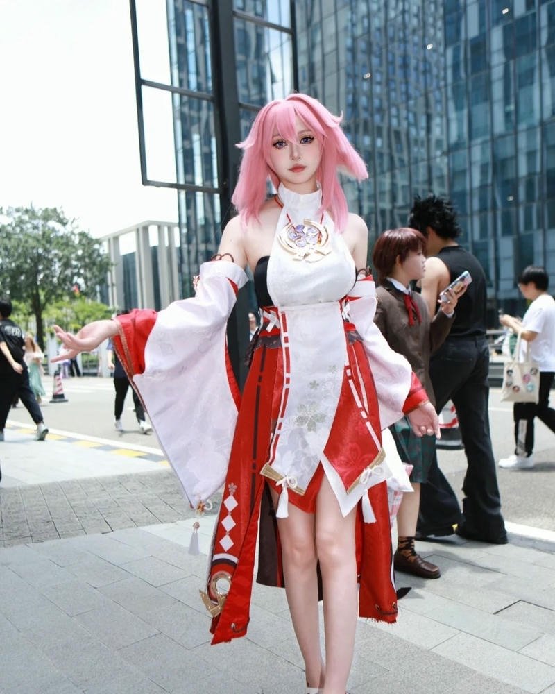 Phong cách yae miko trong concept cosplay fantasy đẹp