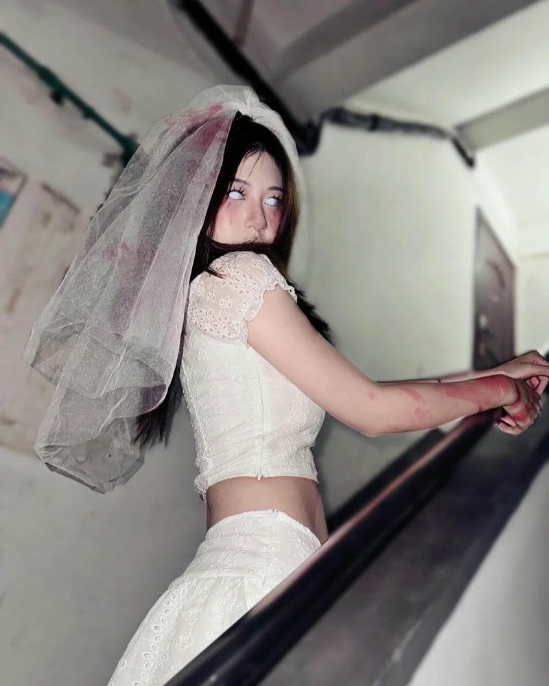 Phong thái ma nữ được xây dựng kiểu cosplay độc