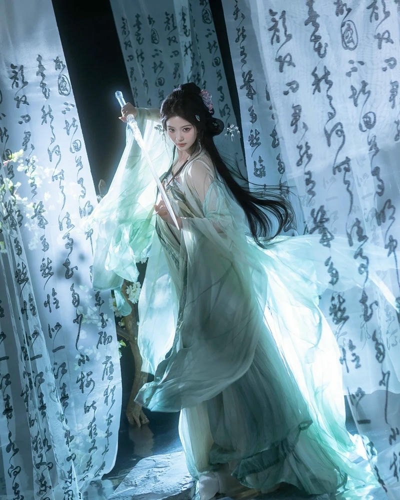 Phong vị cổ trang được tái hiện bằng cosplay