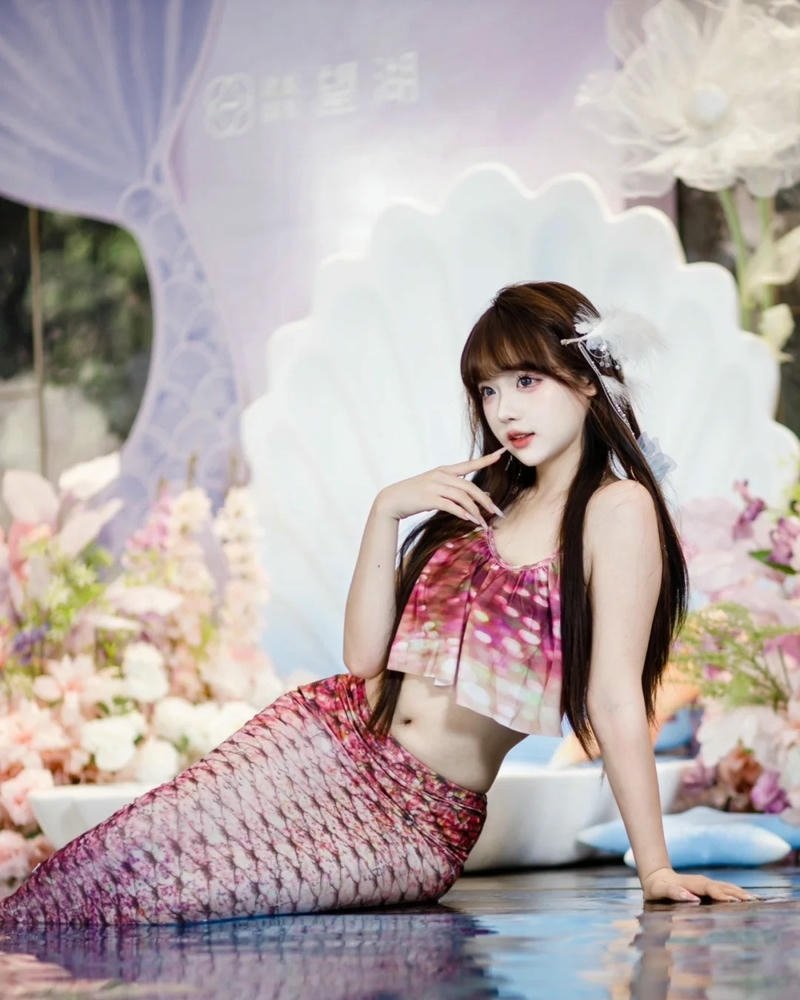 Phong vị nàng tiên cá thể hiện qua cosplay sinh