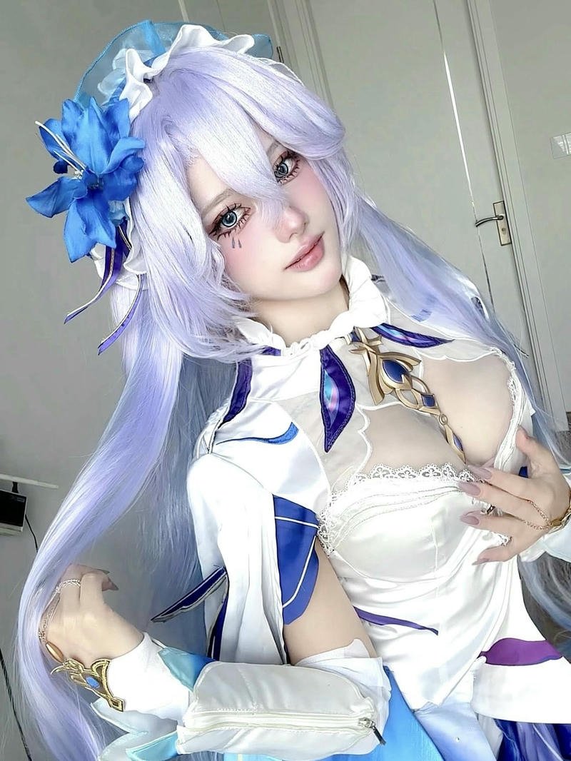 Phụ kiện cosplay hợp với Nguyễn Thị Hà Vi đẹp