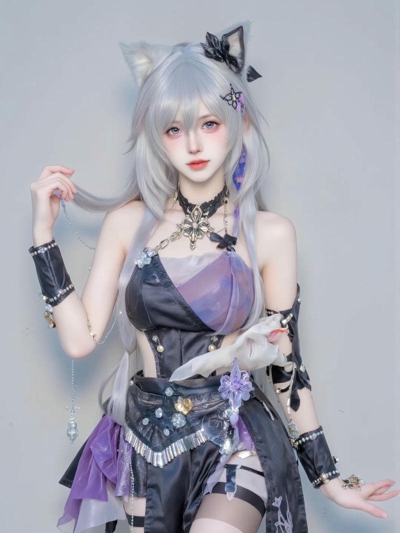 Tạo hình mèo mang tinh thần cosplay sinh động