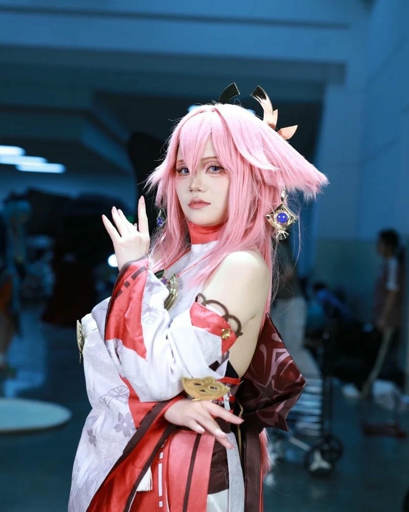 Tạo hình yae miko thể hiện khí chất nữ thần fox