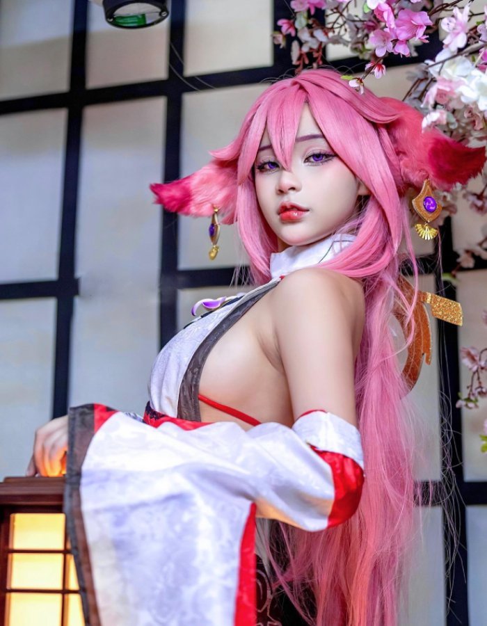 ánh mắt cuốn hút yuumeilyn cosplay hồ ly