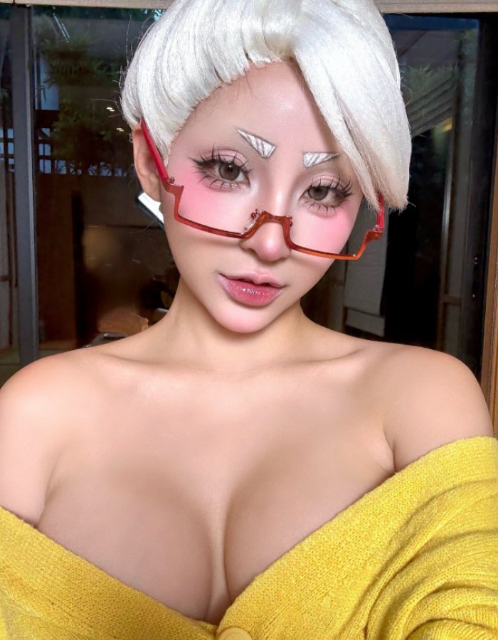 dáng pose cá tính tạo điểm nhấn yuumeilyn cosplay