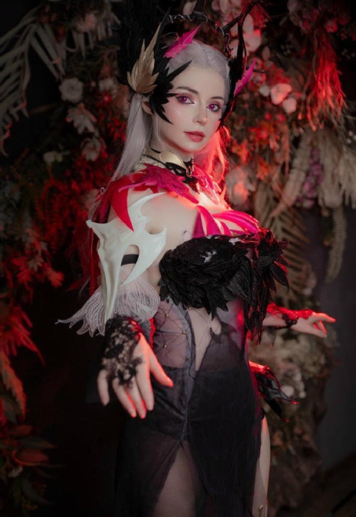 halloween nude vẻ ma mị quyến rũ