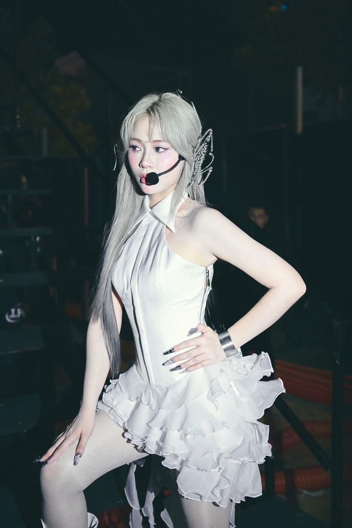 Ánh nhìn sắc sảo thể hiện cá tính MisThy